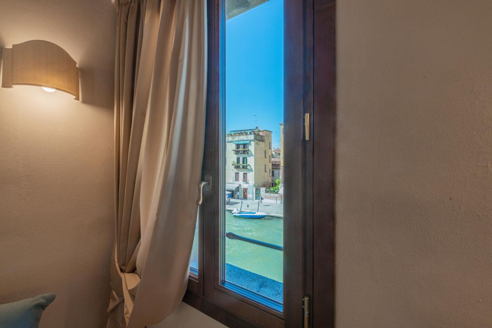 Casa Virginia Direct At The Canal Cannaregio With Own Roof Terrace Venezia Eksteriør bilde